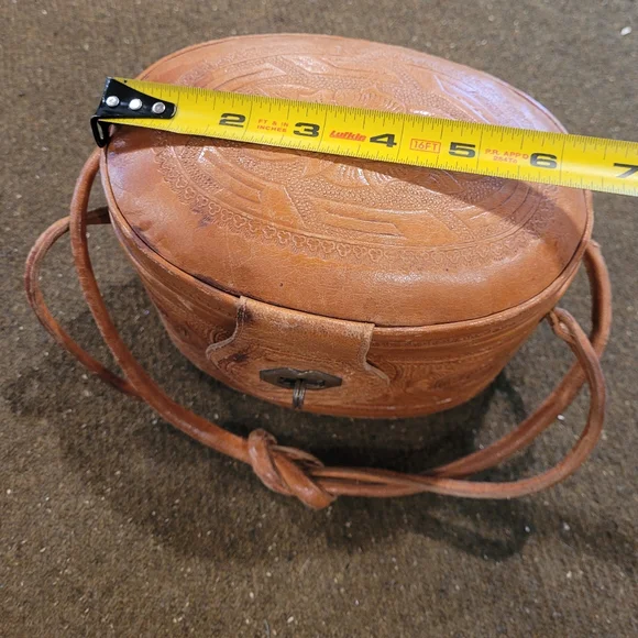 Vintage Mexico Hand Tooled Leather Purse - Picture 3 of 12